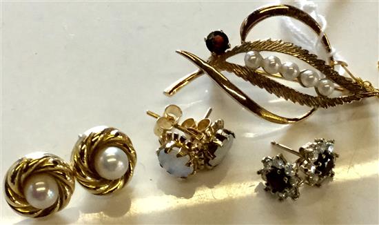 9ct gold openwork leaf brooch set garnet and pearls, pair opal-set gold stud earrings & 2 other pairs of earrings